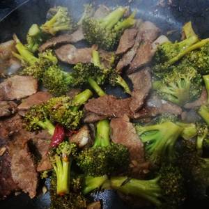 Carne con brócoli estilo chino