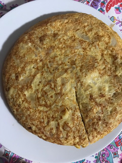 Una foto de Tortilla de coliflor y cebolla (con sabor a tortilla de patata de toda la vida)