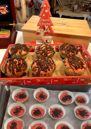 Φωτογραφία της συνταγής Pink muffins with chocolate