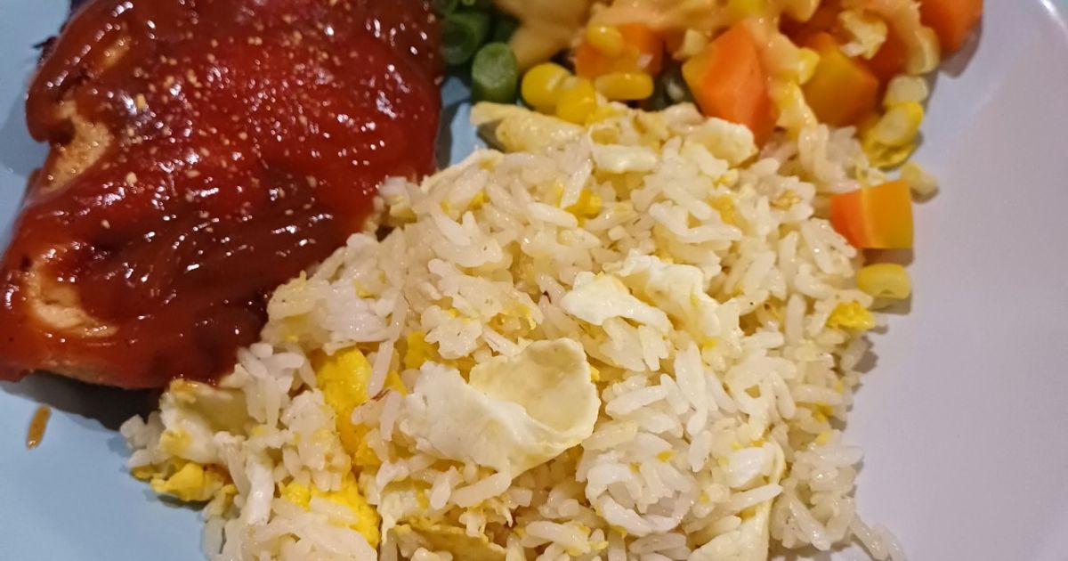 Ayam Panggang Salad dengan Nasi Telur