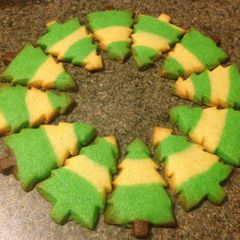 A picture of Christmas tree cookies.