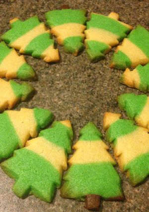 A picture of Christmas tree cookies.
