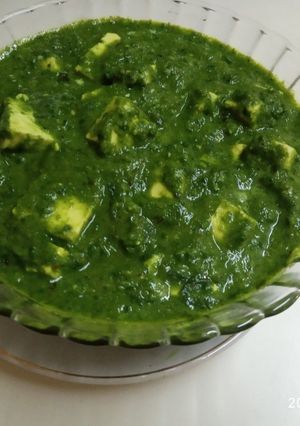 A picture of Palak paneer (homemade paneer).