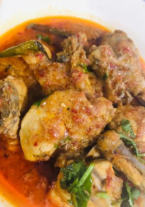 A picture of Village style chicken karahi.