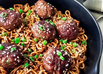 Masakan Unik Mongolian Meatball Ramen Nikmat Lezat