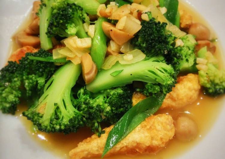Resep Ca Brokoli siram ayam goreng Lezat