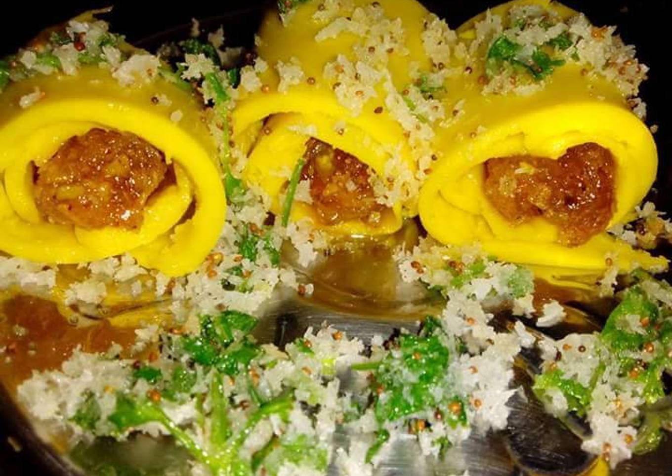 Raw mango khandvi
