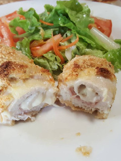 Una foto de Pechuga de pavo rellena al horno