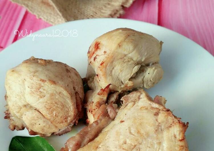 Langkah Mudah untuk Menyiapkan Ayam pop khas padang #Pr_RecookRancakbana, Enak