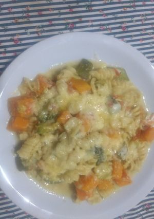 Una foto de Pastas secas con verdura y queso