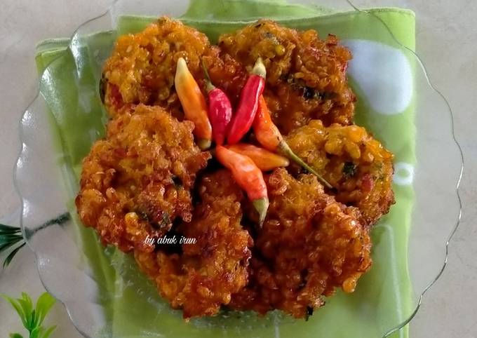 Yuk intip, Cara praktis buat Bakwan Jagung Daun Kunyit dijamin lezat
