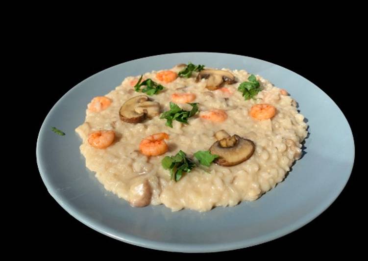 Step-by-Step Guide to Prepare Any-night-of-the-week Risotto di Funghi e Gamberetti