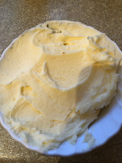 A picture of Butter cream.