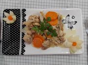 Una foto de muslo en escabeche