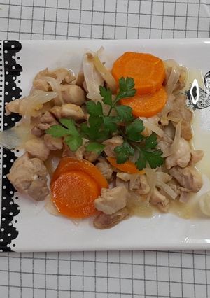 Una foto de Escabeche de pollo 🍗