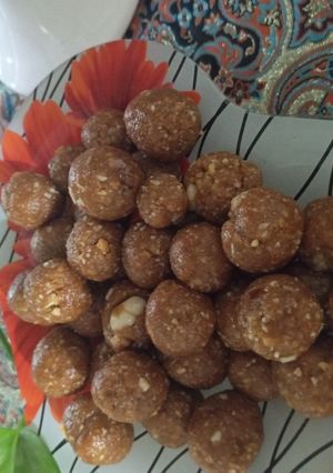 عکسی از دستور بمب انرژی توپک خرما بیسکوییتی🍪