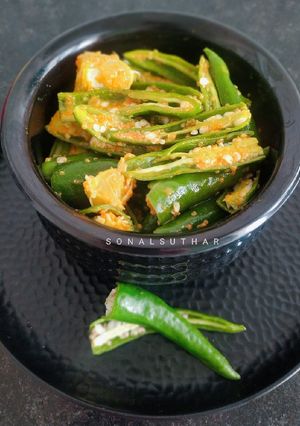 A picture of Green Chillies Pickle.