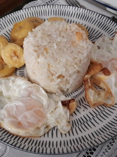 Una foto de Arroz a la cubana