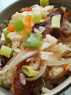 免動鍋~免炒~絕對簡單~竹筍臘味煲仔飯 的食譜成品照片