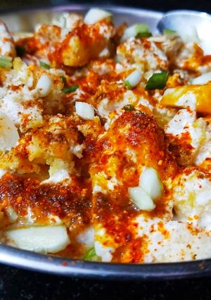 तीखी चटपटी-आलू कच (tikhi chatpati aloo kutch recipe in Hindi) रेसिपी मुख्य फोटो
