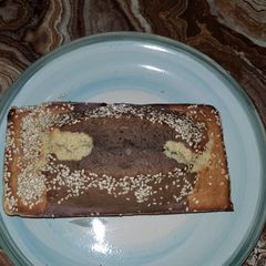 A picture of Vanillachocolate loaf cake.