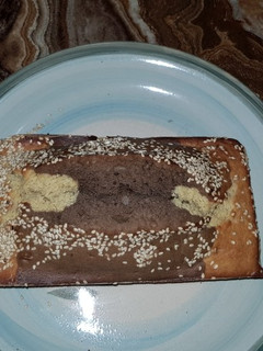 A picture of Vanillachocolate loaf cake.