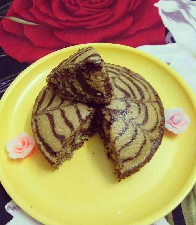 A picture of Eggless whole wheat cake.