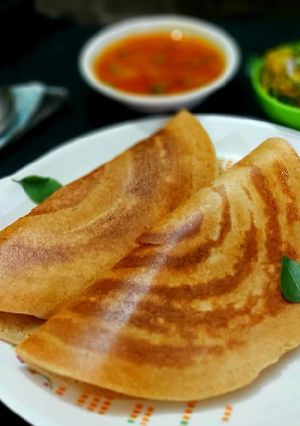 इंस्टेंट आटा सूजी डोसा(instant aata suji recipe in hindi) रेसिपी मुख्य फोटो