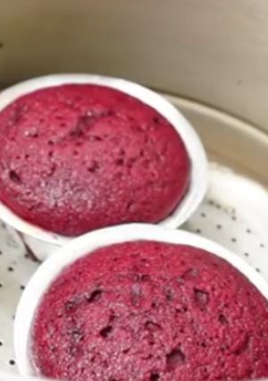 A picture of Red velvet cupcake.
