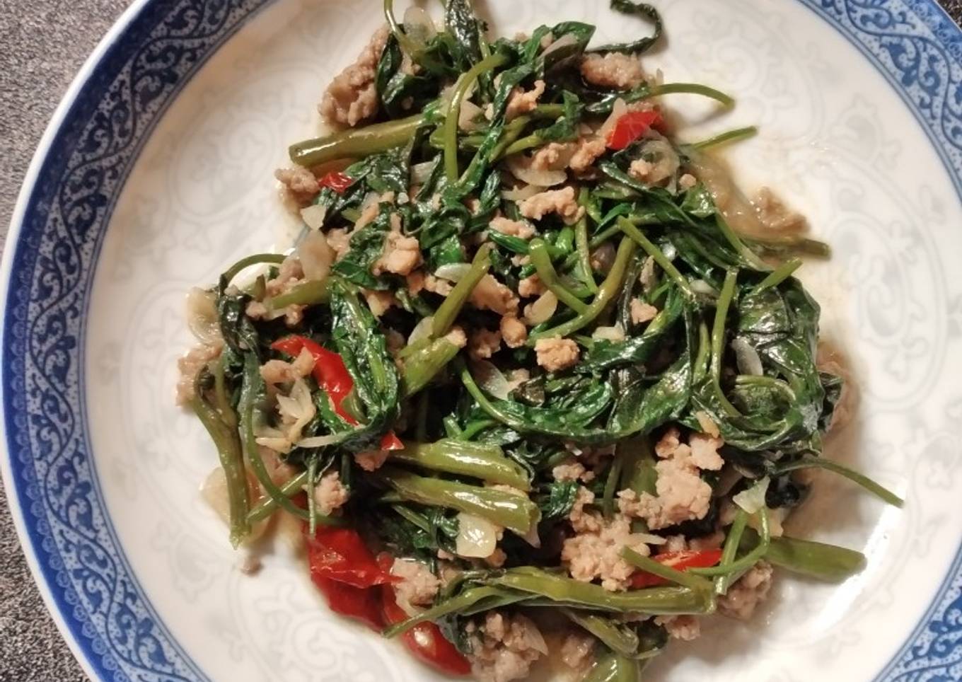 Tumis Kangkung Daging Cincang