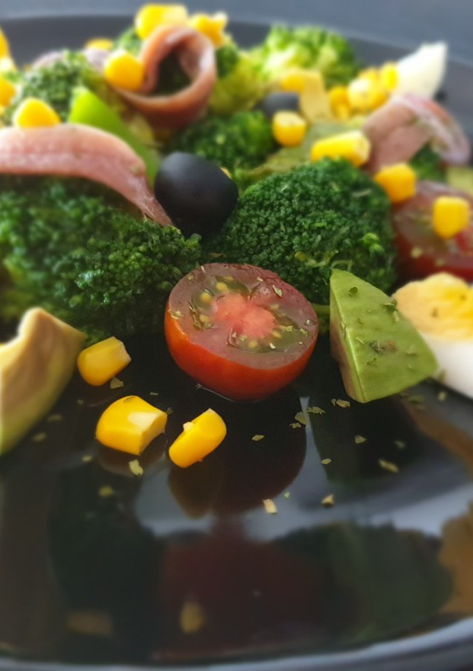 Una foto de Ensalada de brócoli