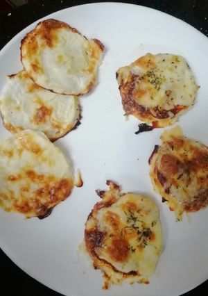 صورة لوصفة 🧀بيتزا القرع صالحه للكيتو ومرضى السكري أيضا 🍕🍅