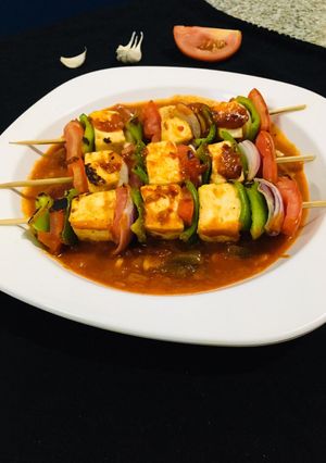 A picture of Paneer Shashlik With Gravy.