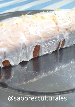 Una foto de 🍋 Budín de limón y queso crema🥄