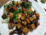 Tofu con setas y salsa teriyaki