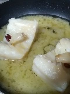Una foto de Bacalao al pil pil