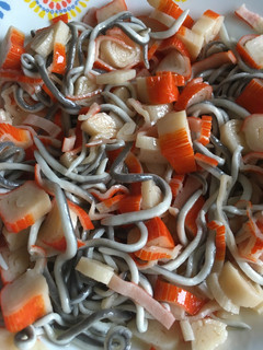 Una foto de Relleno de tartaletas con surimi y gulas