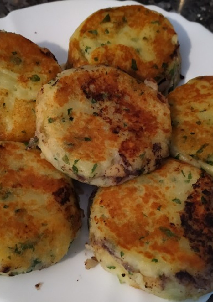 Una foto de Tortitas de patatas rellenas