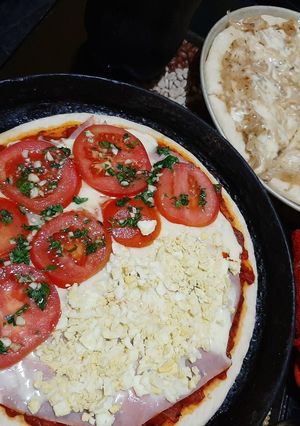 Una foto de Pizza casera variada 🤤