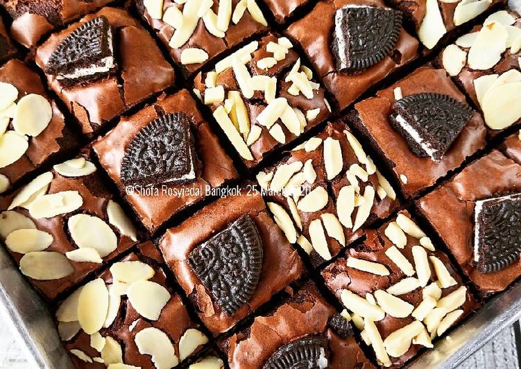Triple Chocolate Fudgy Brownies