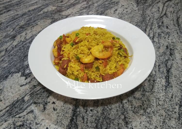 How to Prepare Perfect Fried rice with shrimps and chicken sausage