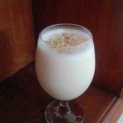 A picture of Apple peanuts shake.