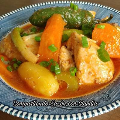 Pollo en su jugo con verduras? Receta de Compartiendo sazón con Claudia  ?.- Cookpad