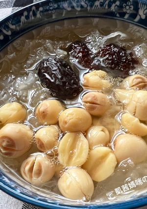 A picture of Black Date, Snow Fungus, and Lotus Seed Sweet Soup.