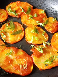 Tawa Fried Potatoes செய்முறை முக்கிய புகைப்படம்