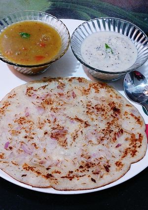 A picture of Onion Suji Uttapam.
