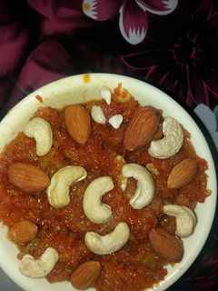 गाजर का हलवा (Gajar ka halwa recipe in hindi) रेसिपी मुख्य फोटो