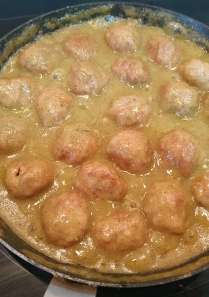 Una foto de Albóndigas en Salsa Verde a mi manera