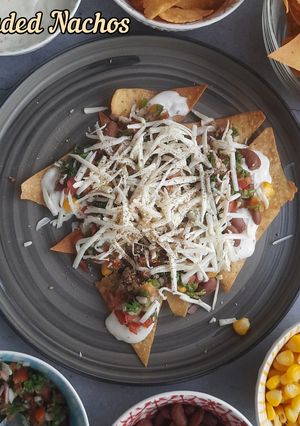 A picture of Loaded nachos - QUICK & VIBRANT STARTER.