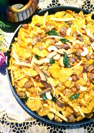 कॉर्न फ्लेक्स  का नमकीन चिवडा (Corn flakes ka namkeen chivda recipe in Hindi) रेसिपी मुख्य फोटो